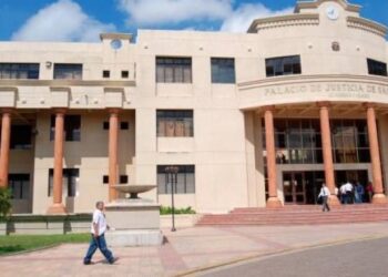 Condenan cinco exempleados de Aduanas por sustraer US$136,557