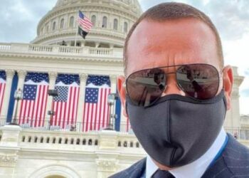 Alex Rodríguez estuvo entre los presentes en la toma de posesión de Biden