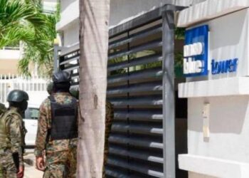 Allanan torre donde tienen apartamentos David Ortiz y César el Abusador