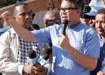 Evangélicos rechazan agenda de inclusión LGBT frente al Palacio Nacional
