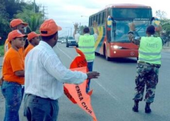 Miles de socorristas en carreteras del Cibao por el fin de semana largo