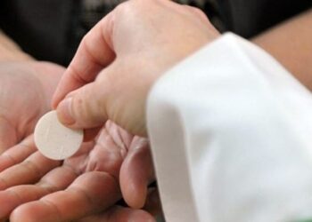 La comunión ya no se ofrecerá en la boca por el coronavirus