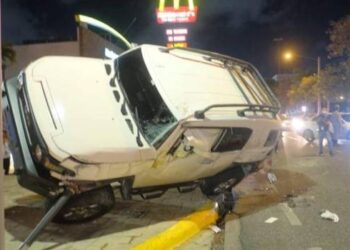 No creerás como quedó una yipeta en un accidente en la Av. Abraham Lincoln