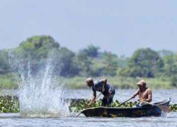 Pesca de “apaleo” amenaza especies en lagunas Redonda y Limón en Miches