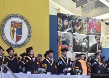 PUCMM inviste 1,107 nuevos profesionales al celebrar su 55 aniversario