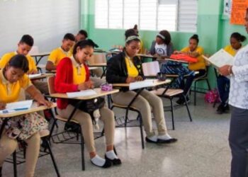 Retorno a clases; Educación convoca a más de 2 millones de estudiantes