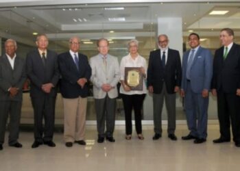 Sociedad de Diarios rinde tributo a Molina Morillo
