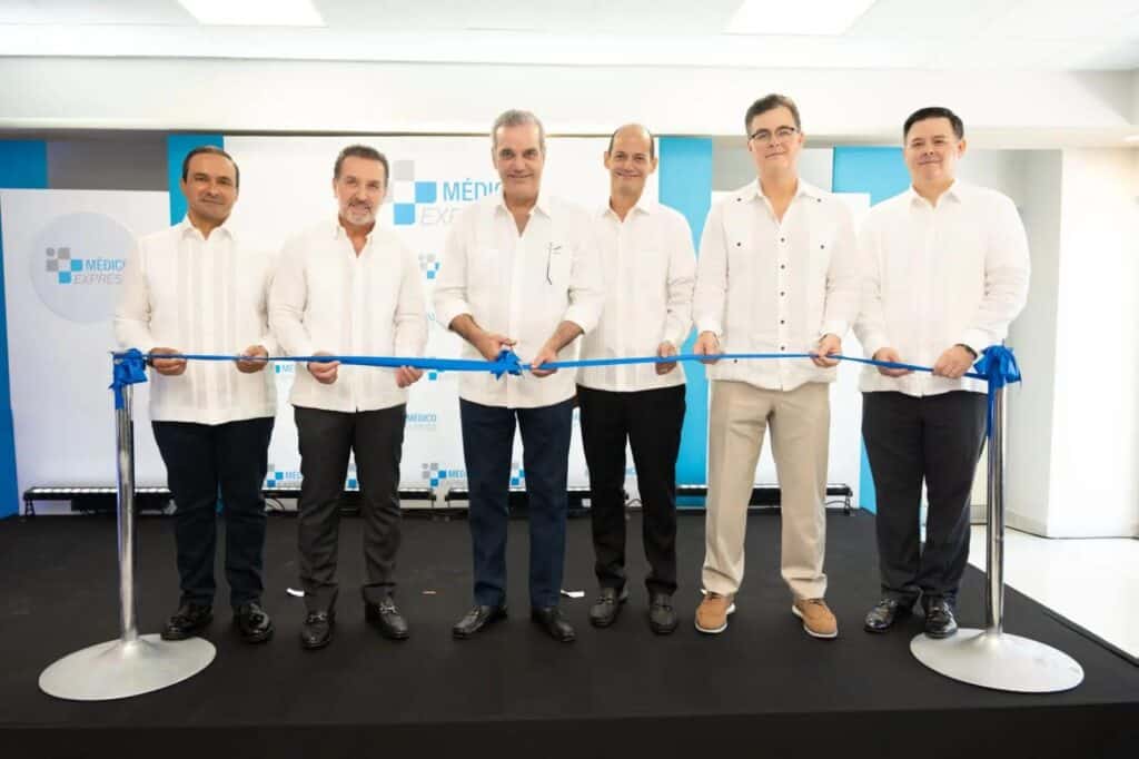 abinader inaugura centro medico santo domingo este 1730344586