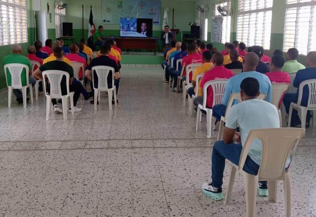 empoderamiento reinsercion charla inclusion financiera reclusos najayo 1729245808