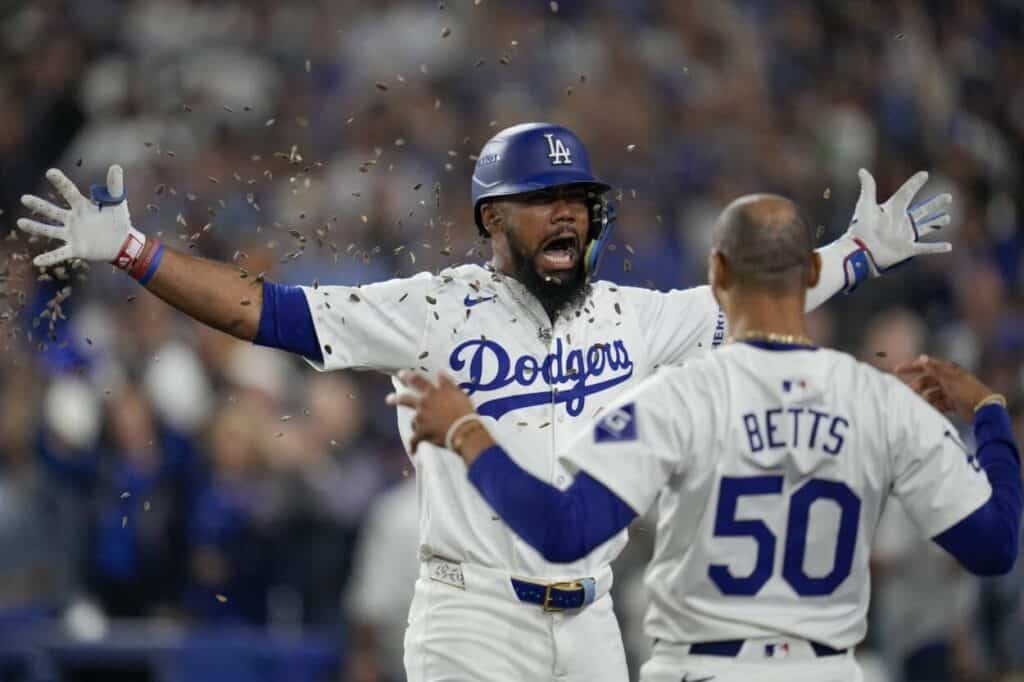 los dodgers teoscar hernandez remontada serie campeonato 1728814335