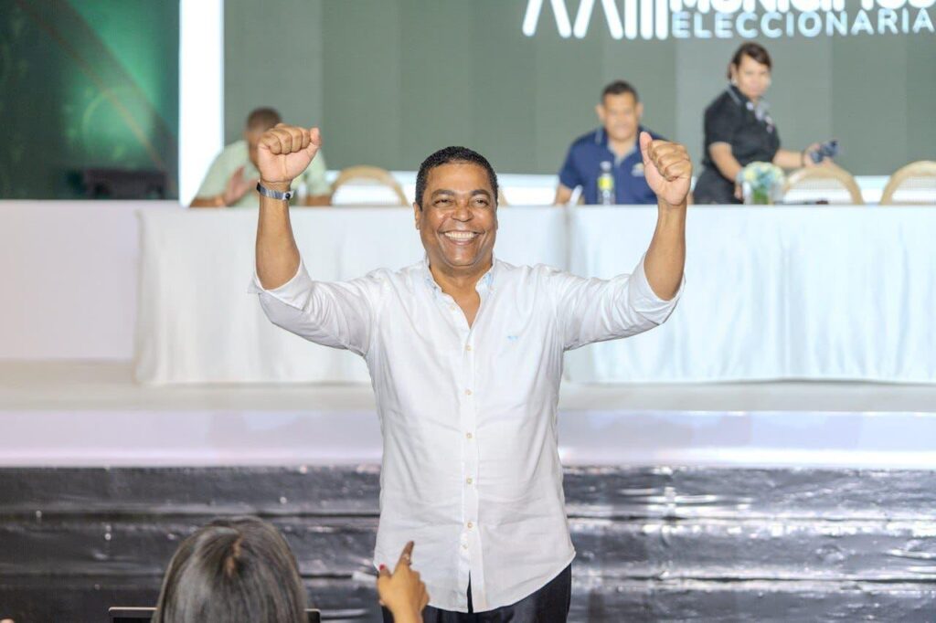 victor daza liderazgo fortalecimiento municipal 1732360049