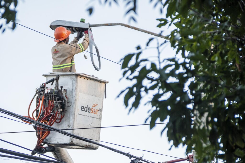 compromiso gobierno sostenibilidad servicio electrico 1736507328