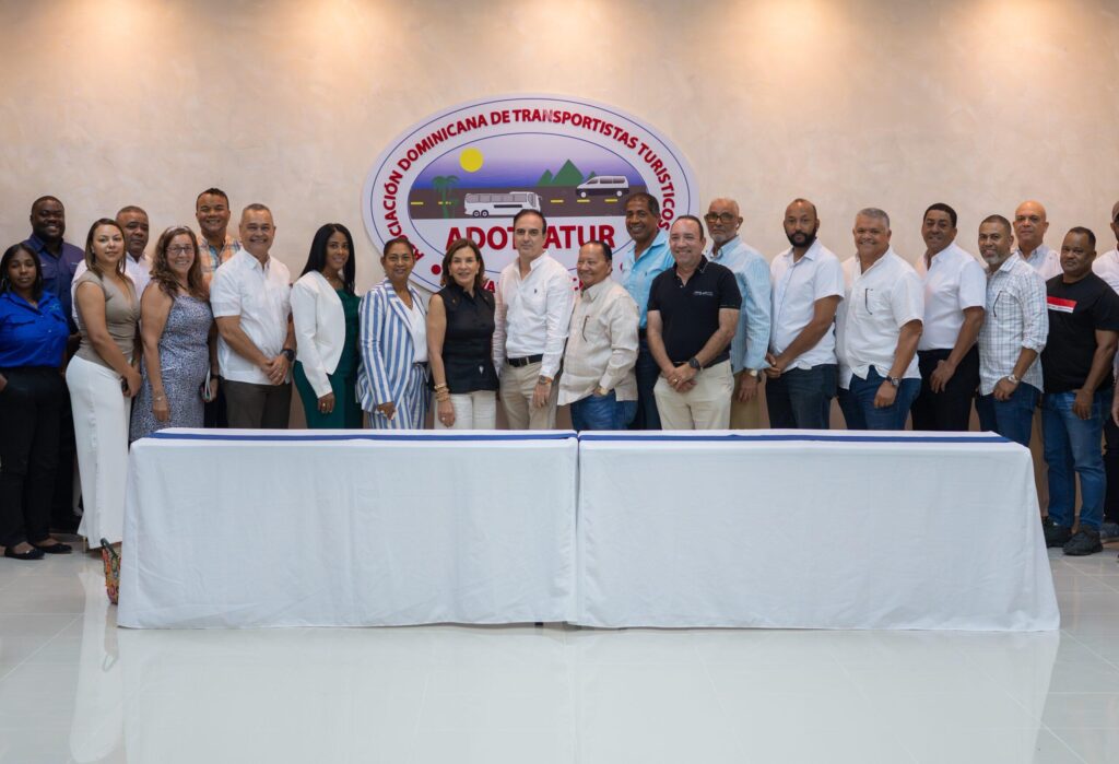 Centro Cultural Rainieri, Adotratur, traslado estudiantes República Dominicana, cultura dominicana, educación cultural, Punta Cana turismo