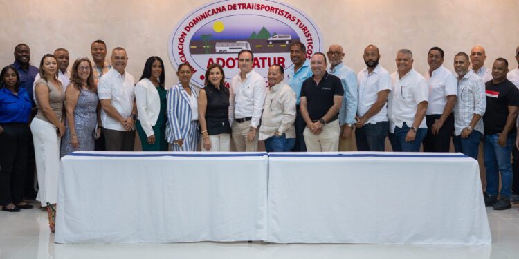 Centro Cultural Rainieri, Adotratur, traslado estudiantes República Dominicana, cultura dominicana, educación cultural, Punta Cana turismo