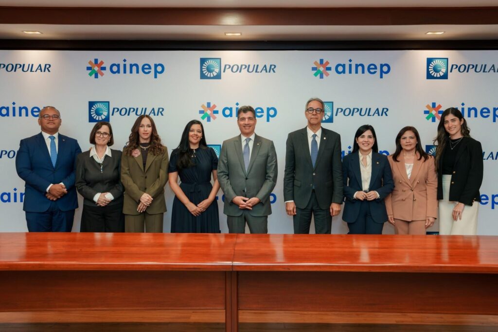 Banco Popular República Dominicana, AINEP educación, alianza estratégica educativa RD, educación de calidad en República Dominicana, programas formativos Banco Popular, fortalecimiento educativo RD