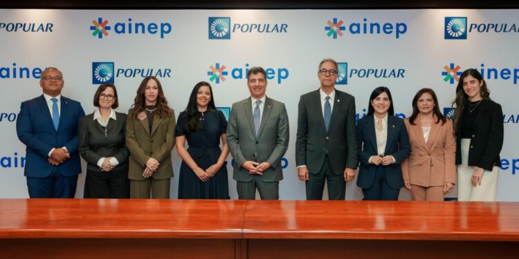 Banco Popular República Dominicana, AINEP educación, alianza estratégica educativa RD, educación de calidad en República Dominicana, programas formativos Banco Popular, fortalecimiento educativo RD