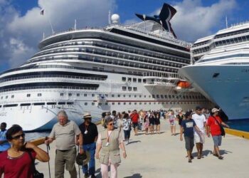 turismo de cruceros en República Dominicana, home port cruceros RD, industria turística dominicana, desarrollo sostenible turismo RD, impacto económico cruceros, políticas públicas turismo RD