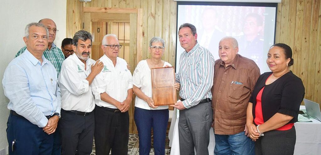 Fundación Loma Quita Espuela, Dr. Reynaldo Almánzar Henríquez, Reserva Científica Loma Quita Espuela, conservación ambiental RD, protección áreas naturales RD, legado ambiental dominicano