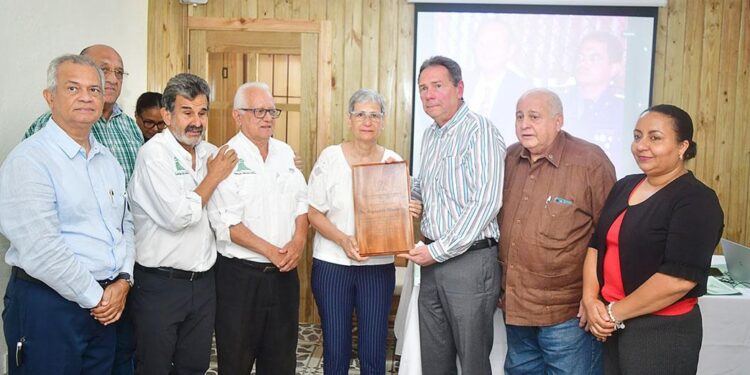 Fundación Loma Quita Espuela, Dr. Reynaldo Almánzar Henríquez, Reserva Científica Loma Quita Espuela, conservación ambiental RD, protección áreas naturales RD, legado ambiental dominicano