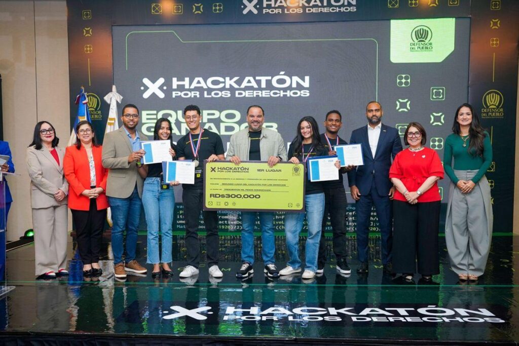 Hackatón por los Derechos, jóvenes dominicanos innovadores, Defensor del Pueblo RD, tecnología y derechos humanos, emprendimiento social RD, soluciones innovadoras República Dominicana