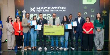 Hackatón por los Derechos, jóvenes dominicanos innovadores, Defensor del Pueblo RD, tecnología y derechos humanos, emprendimiento social RD, soluciones innovadoras República Dominicana
