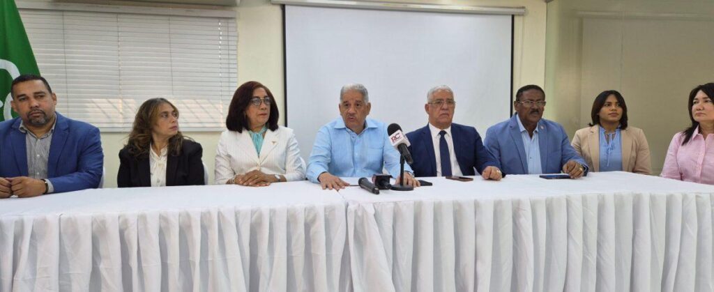 MEDICOOP, premio a la excelencia académica, residencias médicas República Dominicana, formación médica RD, médicos residentes, sistema de salud dominicano