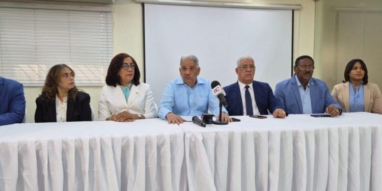 MEDICOOP, premio a la excelencia académica, residencias médicas República Dominicana, formación médica RD, médicos residentes, sistema de salud dominicano