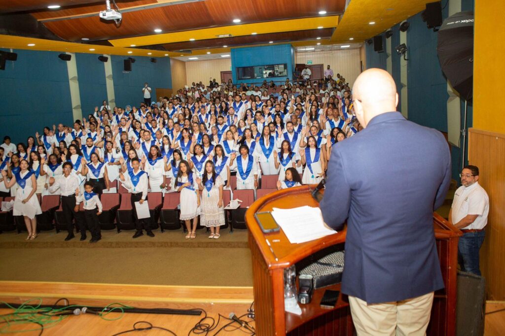 Palabra Multimedia, graduación Palabra Multimedia, comunicación ética RD, formación en comunicación Dominicana, educación en comunicación RD, ética y excelencia educativa