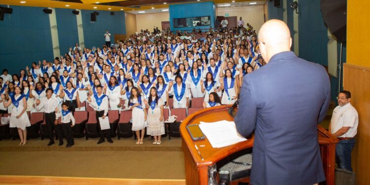 Palabra Multimedia, graduación Palabra Multimedia, comunicación ética RD, formación en comunicación Dominicana, educación en comunicación RD, ética y excelencia educativa