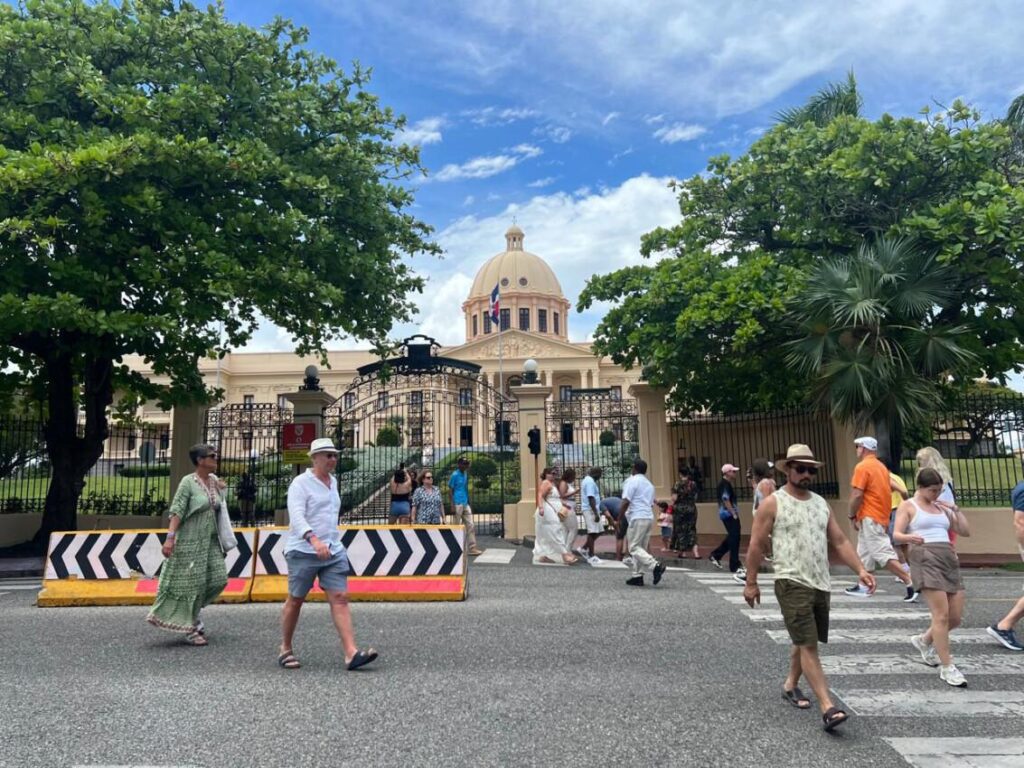 Palacio Nacional República Dominicana, turismo en Santo Domingo, arquitectura neoclásica Dominicana, historia Palacio Nacional, Guido D’ Alessandro, lugares turísticos RD