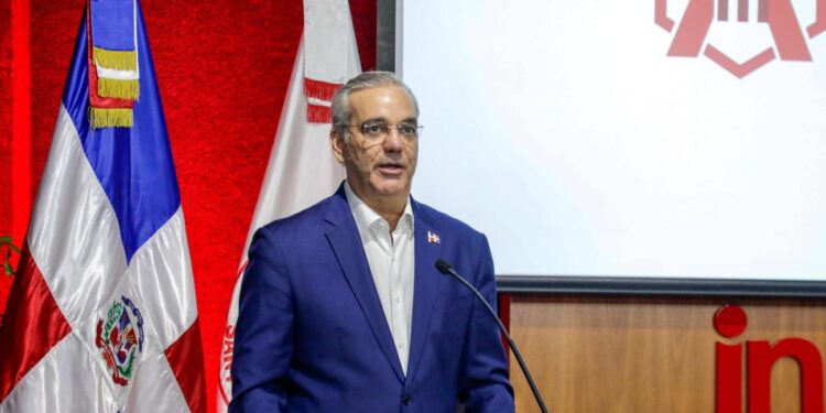 Luis Abinader, educación en República Dominicana, modernización educativa, UASD, tecnología y empleo, desarrollo sostenible RD
