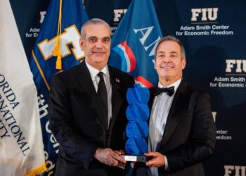Luis Abinader, libertad en República Dominicana, democracia dominicana, premio Champion of Freedom, Adam Smith y libertad económica, liderazgo político RD
