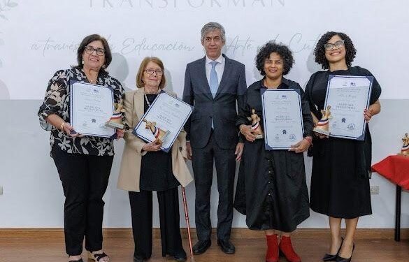 mujeres dominicanas, educación en República Dominicana, arte y cultura dominicana, reconocimiento UNESCO, liderazgo femenino RD, Fundación Ecomundo