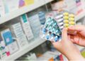 aprobación de medicamentos República Dominicana, informe WAIT 2025, acceso a medicamentos innovadores, tiempo aprobación fármacos América Latina, industria farmacéutica Dominicana, salud pública RD