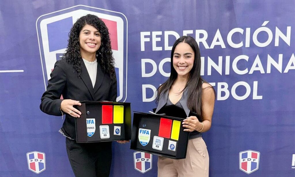árbitras FIFA República Dominicana, Minely Ureña Fernández, Biannelly Mercedes De la Cruz Sime, arbitraje femenino dominicano, San Francisco de Macorís deporte, mujeres en el arbitraje FIFA