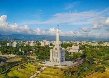 Monumento a los Héroes de la Restauración, Santiago de los Caballeros, turismo cultural República Dominicana, restauración patrimonio dominicano, destinos turísticos Santiago, historia dominicana