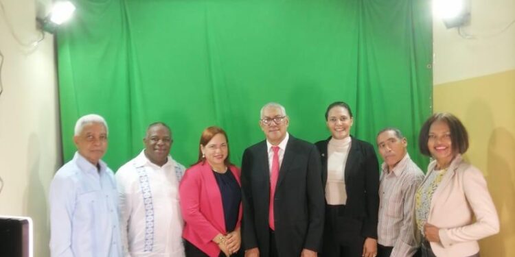 UASD estudio de grabación, aula inteligente UASD, innovación educativa República Dominicana, modernización pedagógica UASD, educación superior digital RD, facultad ciencias de la educación UASD