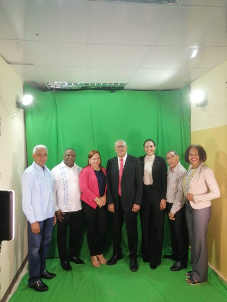 UASD estudio de grabación, aula inteligente UASD, innovación educativa República Dominicana, modernización pedagógica UASD, educación superior digital RD, facultad ciencias de la educación UASD