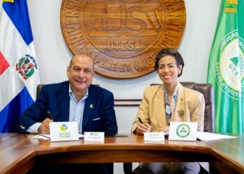 UTESA, Cámara de Comercio de Santiago, alianza estratégica RD, desarrollo económico República Dominicana, educación y emprendimiento RD, innovación y competitividad RD