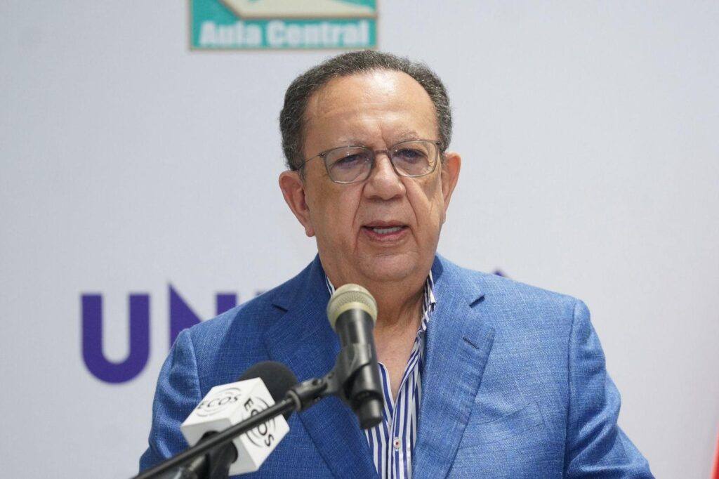 Banco Central República Dominicana, diplomado formación económica, periodismo económico RD, educación financiera Cibao, Héctor Valdez Albizu, formación comunicadores RD