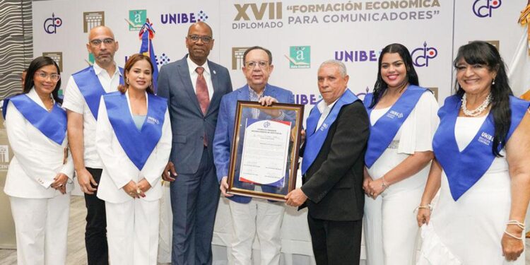 Banco Central República Dominicana, formación económica comunicadores, diplomado periodismo económico, comunicadores Cibao, educación financiera RD, Héctor Valdez Albizu