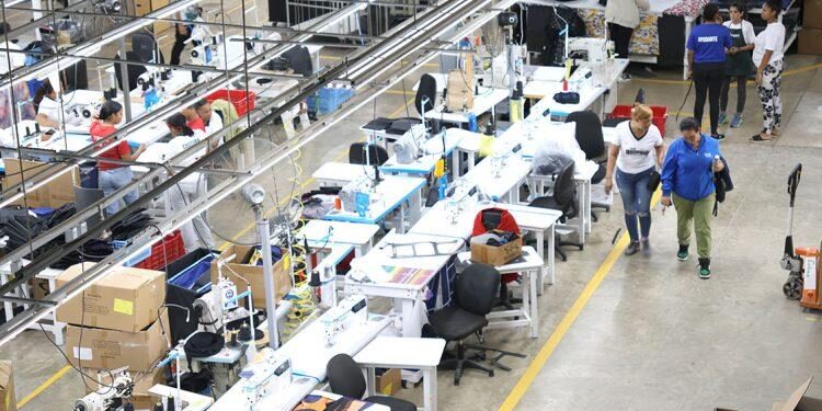 zonas francas República Dominicana, parques industriales Cibao, desarrollo económico RD, CNZFE, zonas francas historia, inversión en Cibao