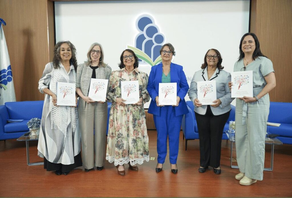 educación inicial República Dominicana, historia educación dominicana, Mercedes Hernández Caamaño, ISFODOSU educación, políticas educativas RD, formación docente RD