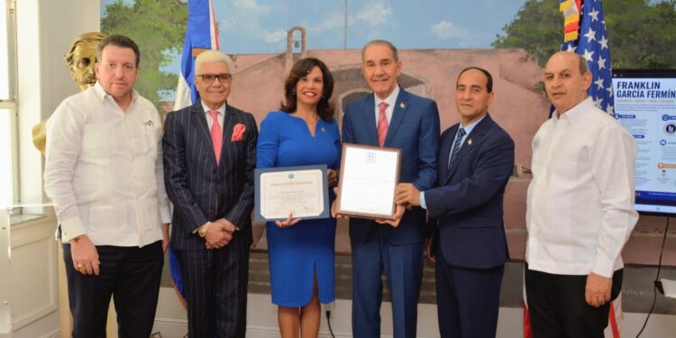 Franklin García Fermín, educación superior República Dominicana, UASD exrector, MESCYT, reconocimiento Miami, educación dominicana