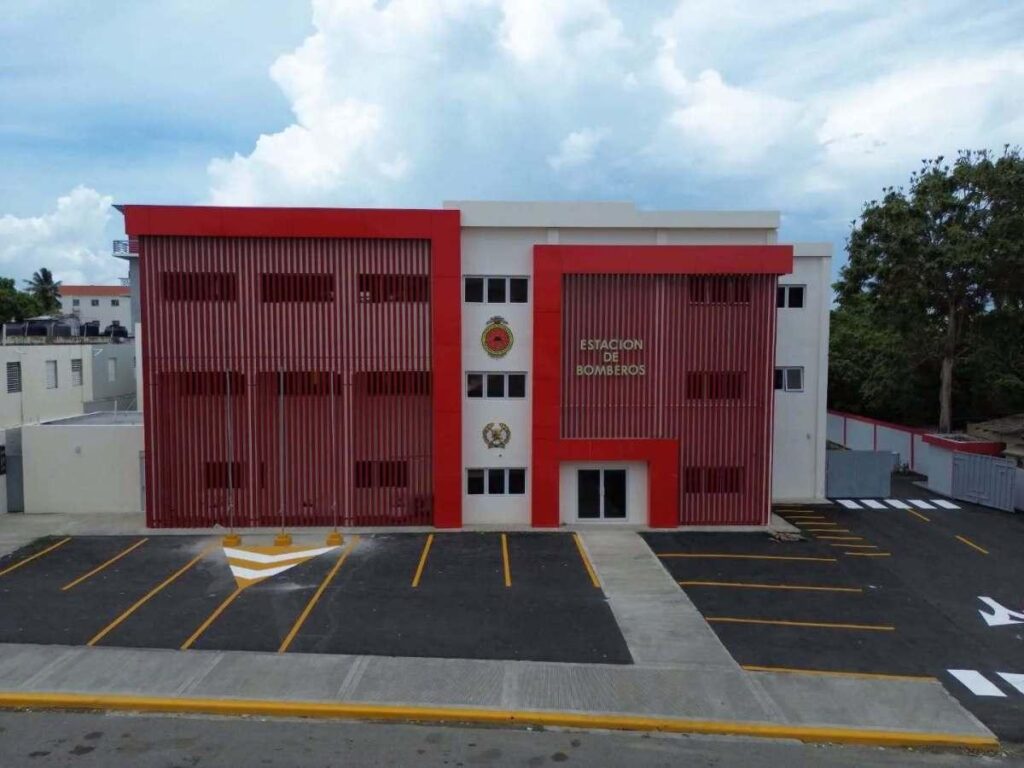 estación de bomberos San Francisco de Macorís, Franklin Romero, proyecto 3R, seguridad ciudadana Duarte, infraestructura pública RD, descentralización administrativa República Dominicana