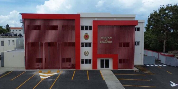 estación de bomberos San Francisco de Macorís, Franklin Romero, proyecto 3R, seguridad ciudadana Duarte, infraestructura pública RD, descentralización administrativa República Dominicana