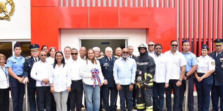 cuartel bomberos San Francisco de Macorís, Gobierno dominicano bomberos, seguridad ciudadana Duarte, infraestructura bomberos RD, Proyecto 3R bomberos, dignificación bomberos RD