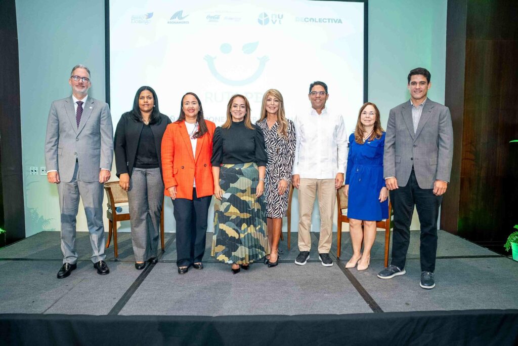 hoteles de santo domingo, reciclaje plástico PET, turismo sostenible dominicana, Ruta PET santo domingo, sostenibilidad en hoteles RD, gestión residuos dominicana