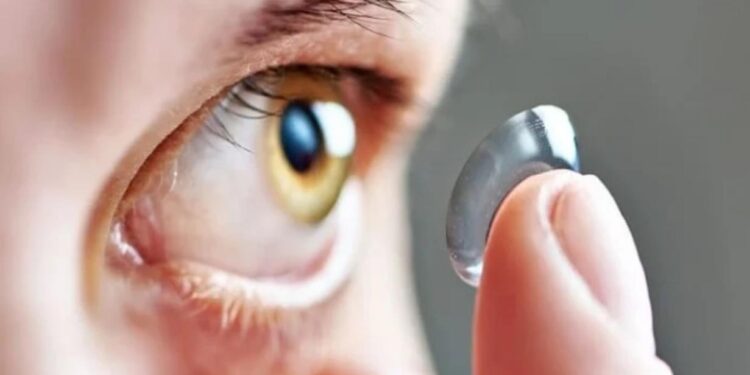 lentes de contacto, salud visual Dominicana, tratamiento ocular, Neomar Maradei, condiciones oculares, lentes para astigmatismo