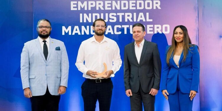 Pedro Ramón López Oliver, Proindustria República Dominicana, Oliver & Oliver ron premium, industria del ron dominicana, reconocimiento empresarial RD, desarrollo industrial dominicano
